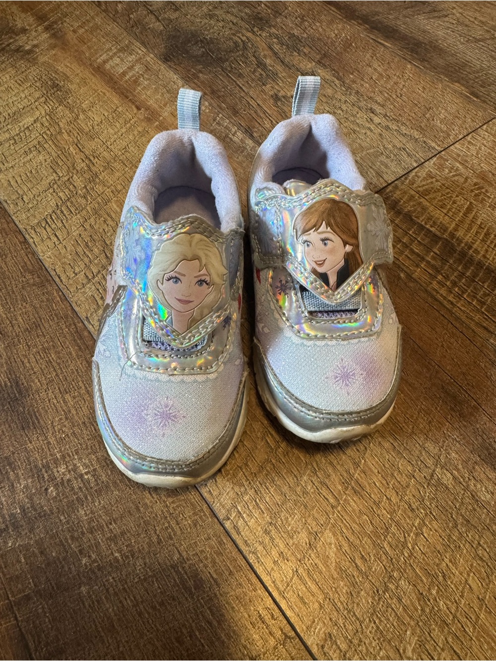 Disney Frozen Holographic Light-Up Sneakers in Silver and White